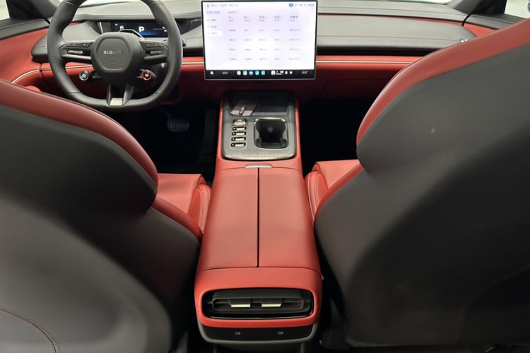 Used Xiaomi Auto SU7 2024 Rear-Drive Ultra-Long Range Advanced Pro-Level Intelligent Driving Version Interior 1