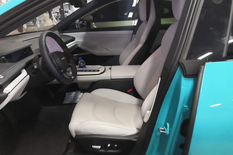 Used Xiaomi Auto SU7 2024 Rear-Drive Ultra-Long Range Advanced Pro-Level Intelligent Driving Version Interior 1