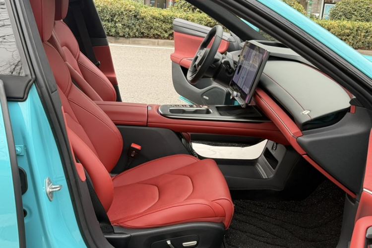 Used Xiaomi Auto SU7 2024 Four-Wheel Drive Ultra-Long Range Advanced Intelligent Driving Max Edition Interior 11