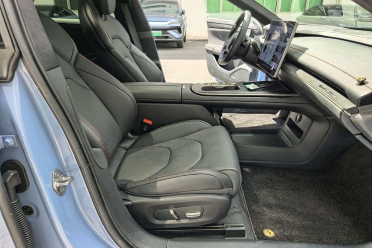 Used Xiaomi Auto SU7 2024 Four-Wheel-Drive Max Founder's Edition Interior 2
