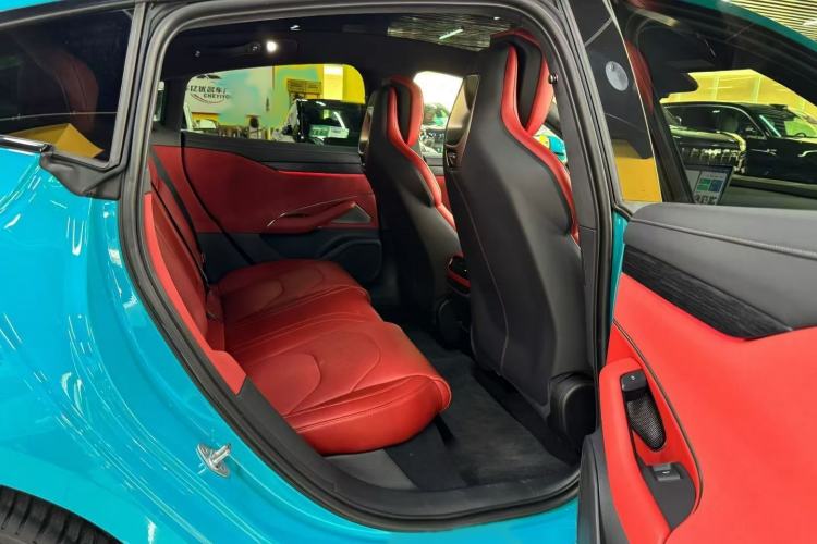 Used Xiaomi Auto SU7 2024 Four-Wheel Drive Ultra-Long Range Advanced Intelligent Driving Max Edition Interior 2