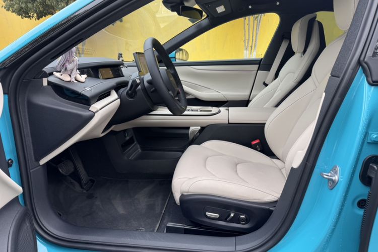 Used Xiaomi Auto SU7 2024 Rear-Drive Long-Range Intelligent Driving Version Interior 2