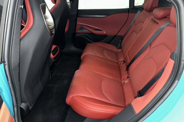 Used Xiaomi Auto SU7 2024 Rear-Drive Ultra-Long Range Advanced Pro-Level Intelligent Driving Version Interior 2