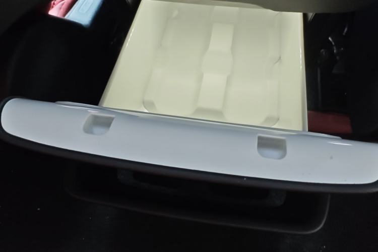 Used Xiaomi Auto SU7 2024 Four-Wheel Drive Ultra-Long Range Advanced Intelligent Driving Max Edition Interior 2