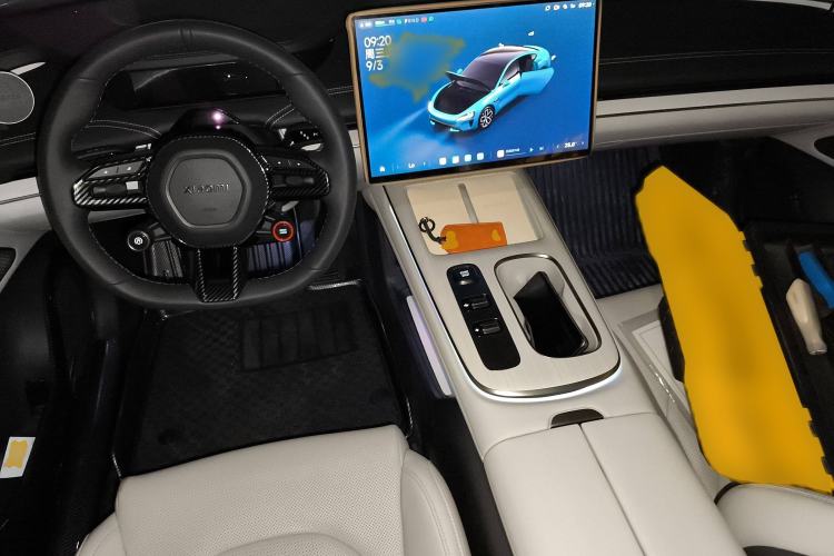 Used Xiaomi Auto SU7 2024 Rear-Drive Long-Range Intelligent Driving Version Interior 2