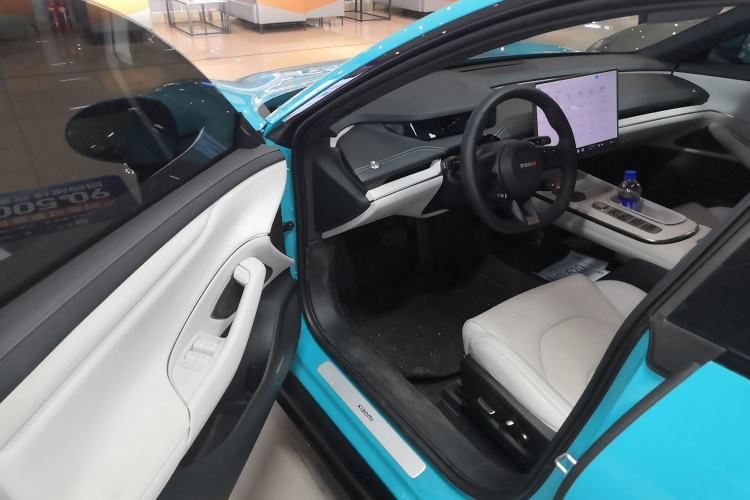 Used Xiaomi Auto SU7 2024 Rear-Drive Ultra-Long Range Advanced Pro-Level Intelligent Driving Version Interior 2