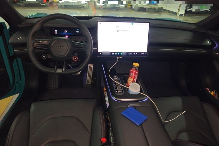 Used Xiaomi Auto SU7 2024 Four-Wheel-Drive Max Founder's Edition Interior 2