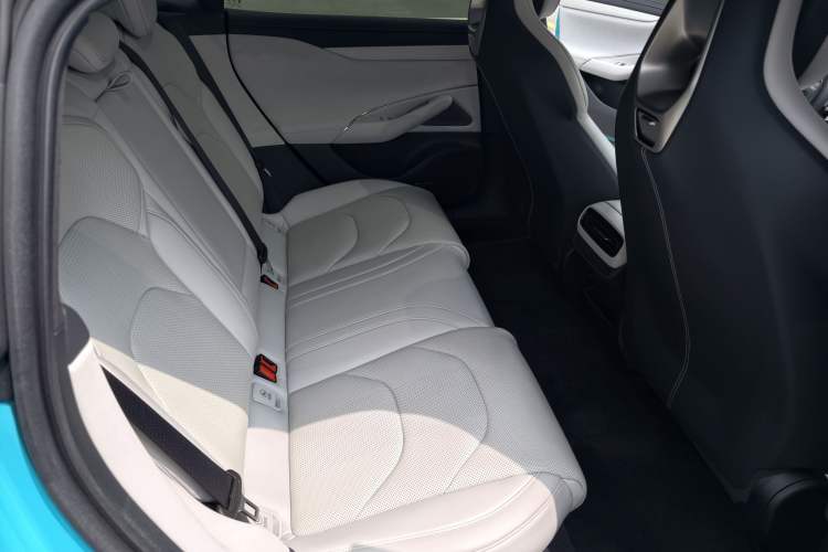 Used Xiaomi Auto SU7 2024 Four-Wheel-Drive Max Founder's Edition Interior 3