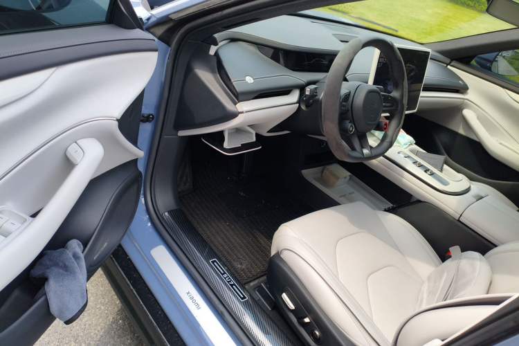 Used Xiaomi Auto SU7 2024 Rear-Drive Long-Range Intelligent Driving Version Interior 3