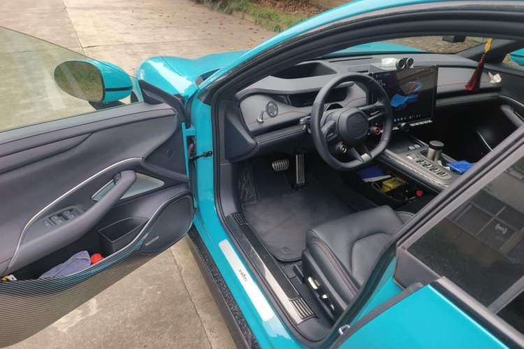Used Xiaomi Auto SU7 2024 Four-Wheel-Drive Max Founder's Edition Interior 3