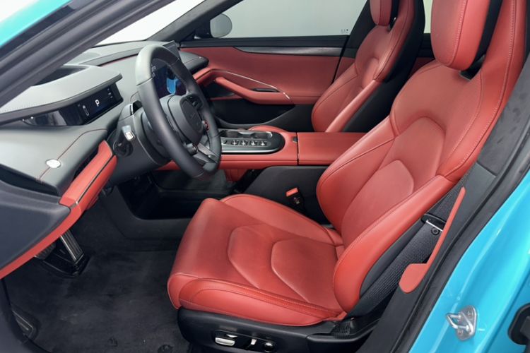 Used Xiaomi Auto SU7 2024 Four-Wheel Drive Ultra-Long Range Advanced Intelligent Driving Max Edition Interior 3