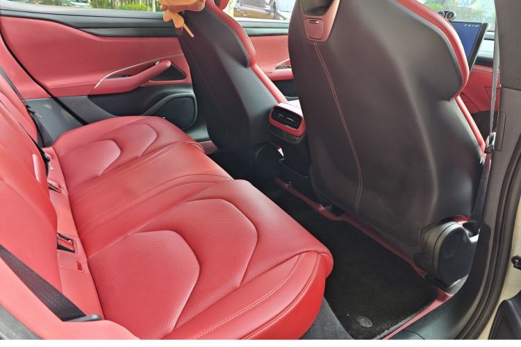 Used Xiaomi Auto SU7 2024 Four-Wheel Drive Ultra-Long Range Advanced Intelligent Driving Max Edition Interior 3