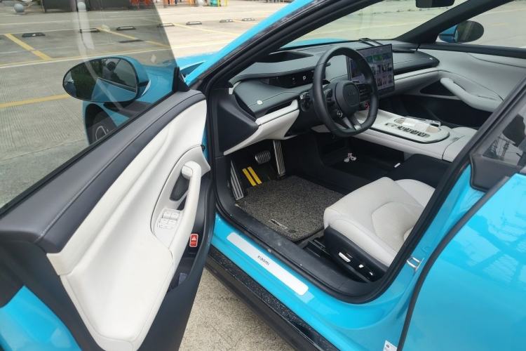 Used Xiaomi Auto SU7 2024 Four-Wheel-Drive Max Founder's Edition Interior 3