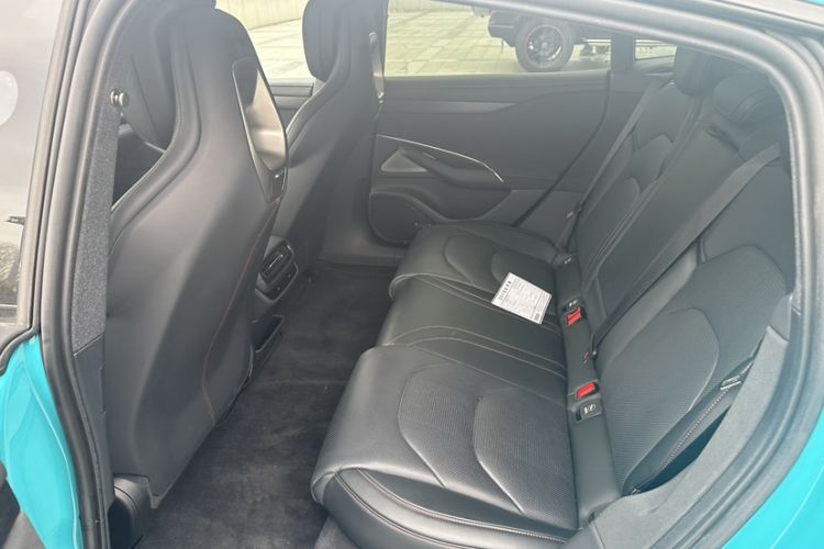Used Xiaomi Auto SU7 2024 Rear-Drive Long-Range Intelligent Driving Version Interior 3