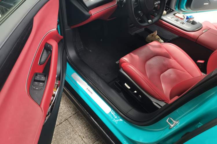Used Xiaomi Auto SU7 2024 Rear-Drive Long-Range Intelligent Driving Version Interior 3