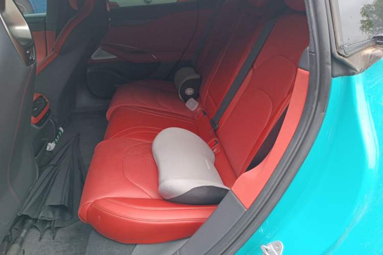 Used Xiaomi Auto SU7 2024 Rear-Drive Long-Range Intelligent Driving Version Interior 4