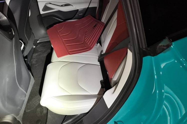 Used Xiaomi Auto SU7 2024 Rear-Drive Long-Range Intelligent Driving Version Interior 4