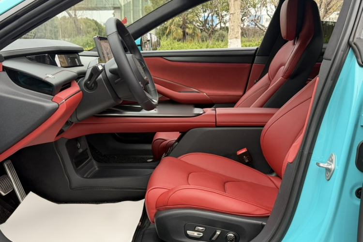 Used Xiaomi Auto SU7 2024 Four-Wheel Drive Ultra-Long Range Advanced Intelligent Driving Max Edition Interior 4