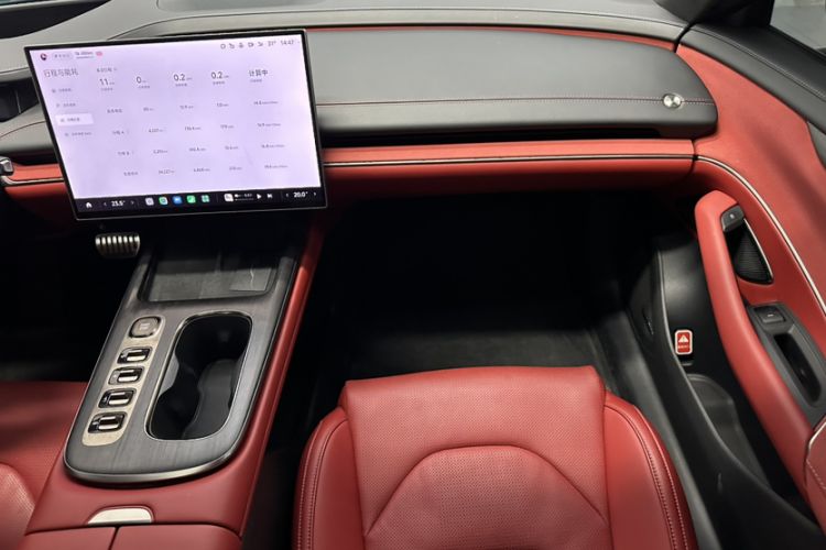 Used Xiaomi Auto SU7 2024 Four-Wheel Drive Ultra-Long Range Advanced Intelligent Driving Max Edition Interior 8