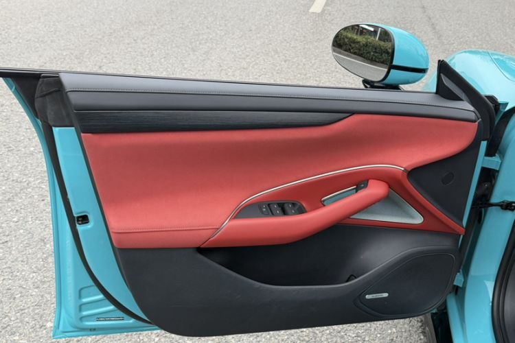 Used Xiaomi Auto SU7 2024 Four-Wheel Drive Ultra-Long Range Advanced Intelligent Driving Max Edition Interior 9