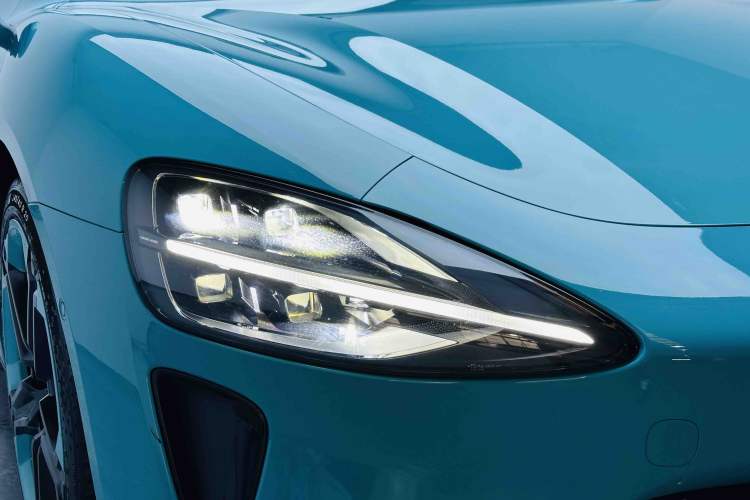 Used Xiaomi Auto SU7 2024 Four-Wheel Drive Ultra-Long Range Advanced Intelligent Driving Max Edition Left Front Headlight