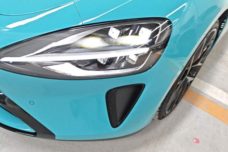 Used Xiaomi Auto SU7 2024 Four-Wheel Drive Ultra-Long Range Advanced Intelligent Driving Max Edition Left Front Headlight