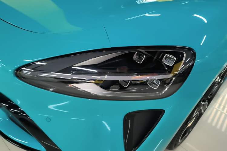 Used Xiaomi Auto SU7 2024 Four-Wheel Drive Ultra-Long Range Advanced Intelligent Driving Max Edition Left Front Headlight