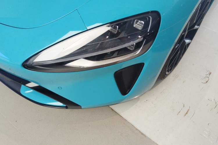 Used Xiaomi Auto SU7 2024 Four-Wheel Drive Ultra-Long Range Advanced Intelligent Driving Max Edition Left Front Headlight