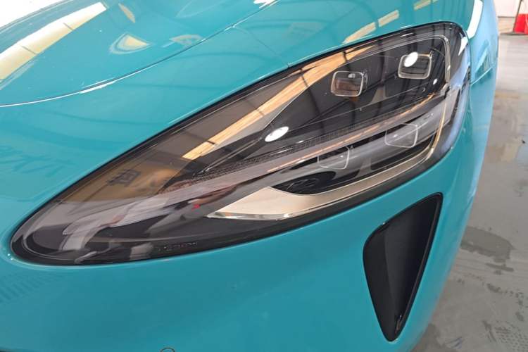 Used Xiaomi Auto SU7 2024 Four-Wheel Drive Ultra-Long Range Advanced Intelligent Driving Max Edition Left Front Headlight