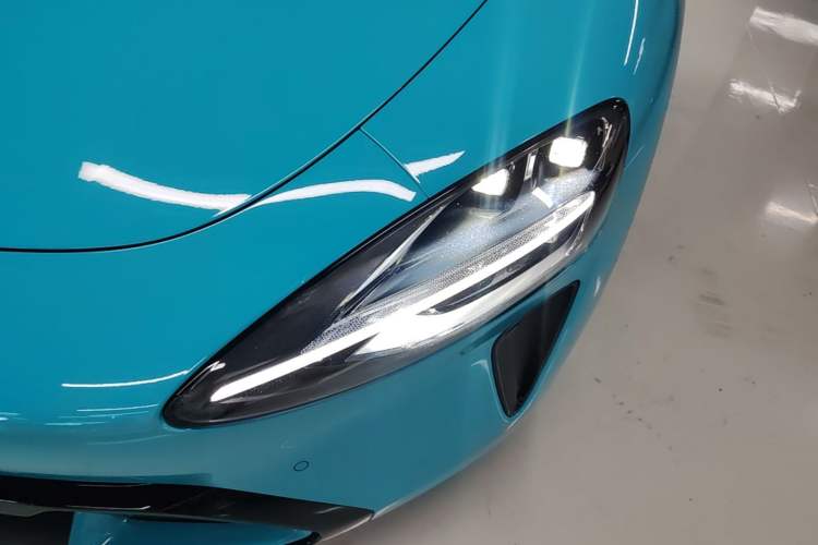 Used Xiaomi Auto SU7 2024 Four-Wheel Drive Ultra-Long Range Advanced Intelligent Driving Max Edition Left Front Headlight