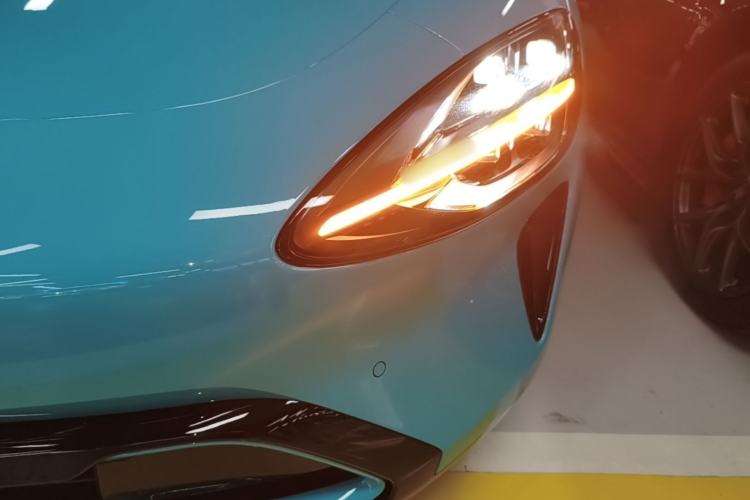 Used Xiaomi Auto SU7 2024 Rear-Drive Ultra-Long Range Advanced Pro-Level Intelligent Driving Version Left Front Headlight