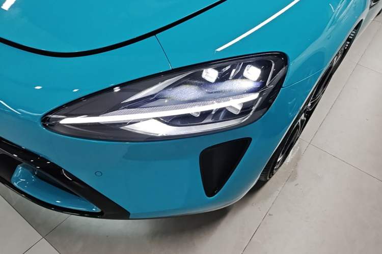 Used Xiaomi Auto SU7 2024 Four-Wheel Drive Ultra-Long Range Advanced Intelligent Driving Max Edition Left Front Headlight