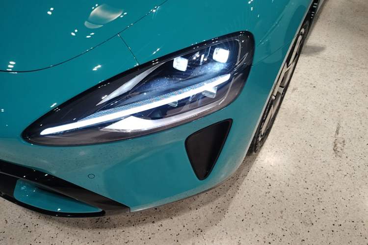 Used Xiaomi Auto SU7 2024 Rear-Drive Long-Range Intelligent Driving Version Left Front Headlight