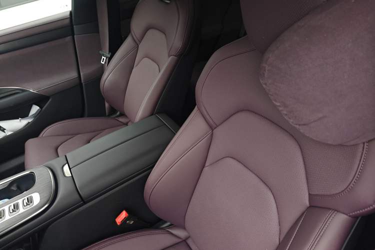 Used Xiaomi Auto SU7 2024 Four-Wheel Drive Ultra-Long Range Advanced Intelligent Driving Max Edition Left Front Seat