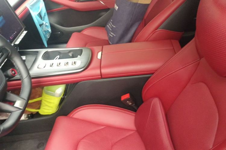 Used Xiaomi Auto SU7 2024 Four-Wheel Drive Ultra-Long Range Advanced Intelligent Driving Max Edition Left Front Seat
