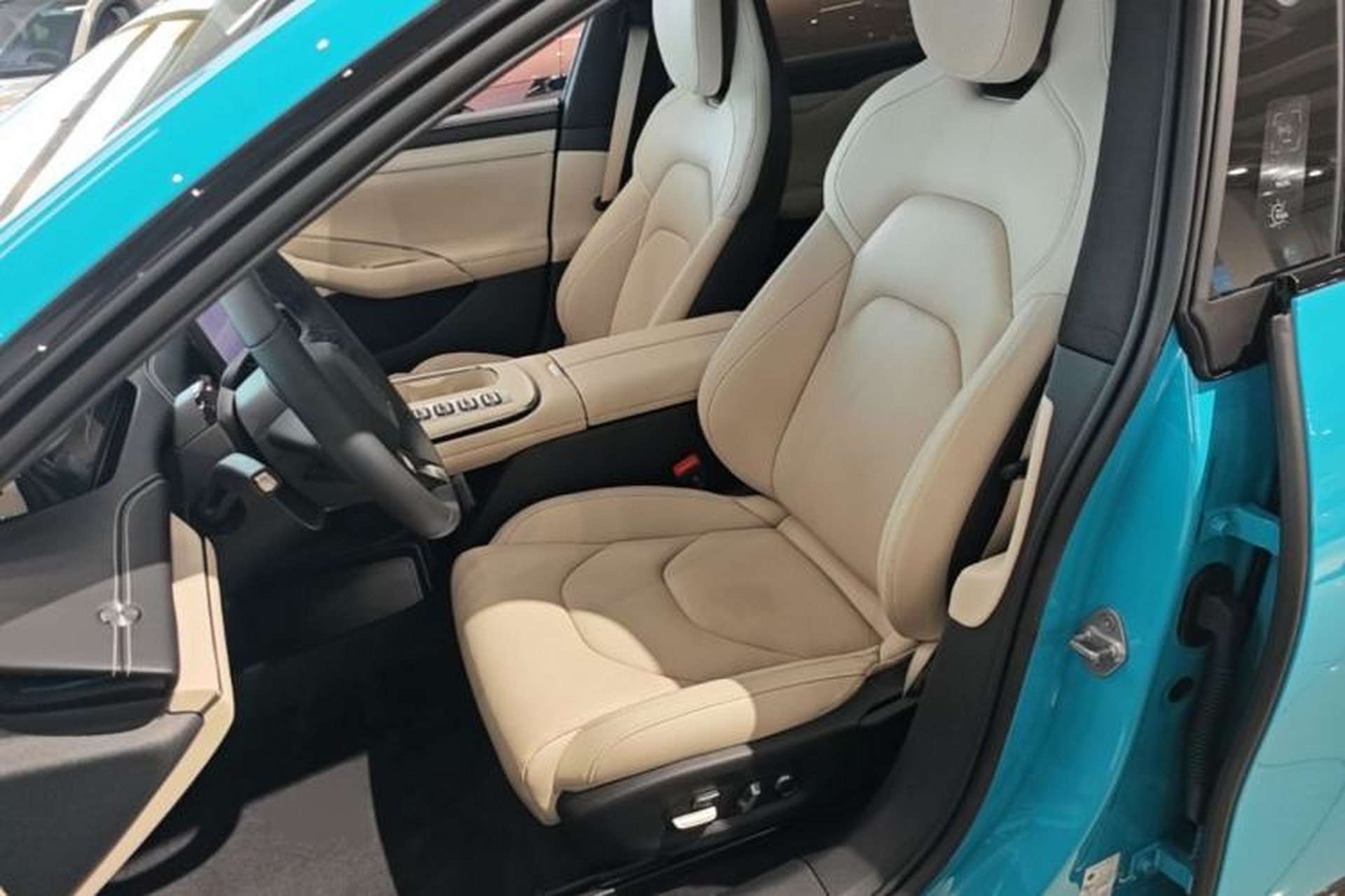 Used Xiaomi Auto SU7 2024 Four-Wheel Drive Ultra-Long Range Advanced Intelligent Driving Max Edition Left Front Seat
