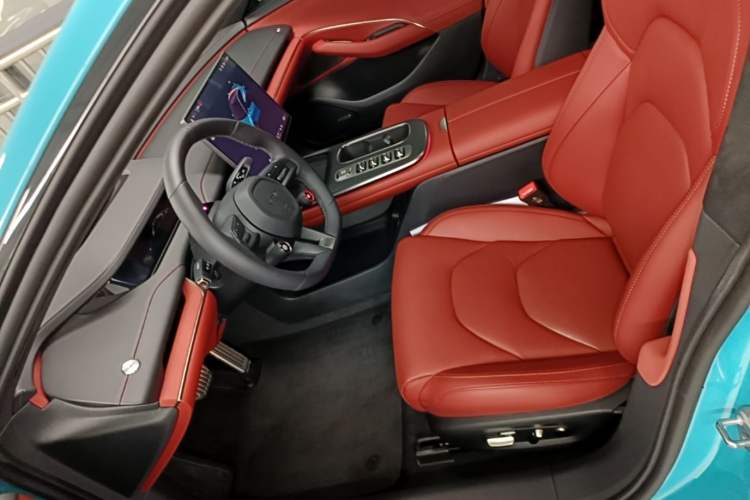 Used Xiaomi Auto SU7 2024 Four-Wheel Drive Ultra-Long Range Advanced Intelligent Driving Max Edition Left Front Seat