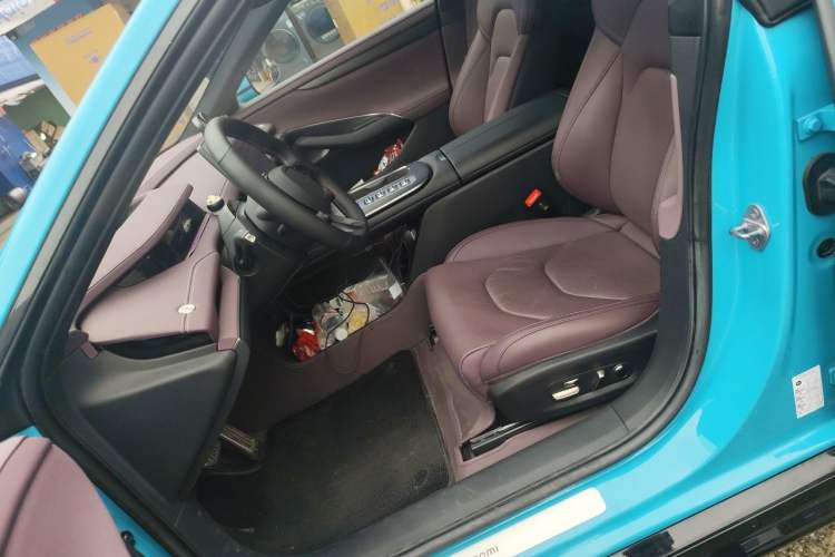 Used Xiaomi Auto SU7 2024 Four-Wheel Drive Ultra-Long Range Advanced Intelligent Driving Max Edition Left Front Seat