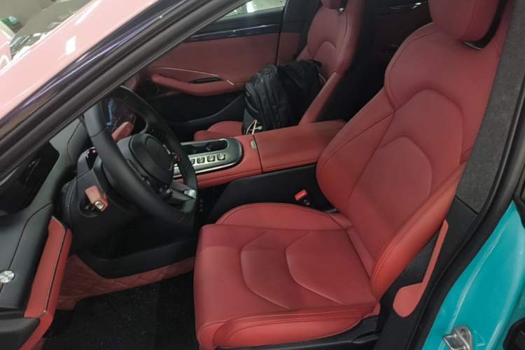 Used Xiaomi Auto SU7 2024 Rear-Drive Ultra-Long Range Advanced Pro-Level Intelligent Driving Version Left Front Seat