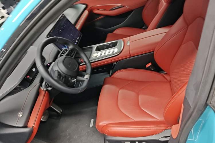 Used Xiaomi Auto SU7 2024 Four-Wheel Drive Ultra-Long Range Advanced Intelligent Driving Max Edition Left Front Seat