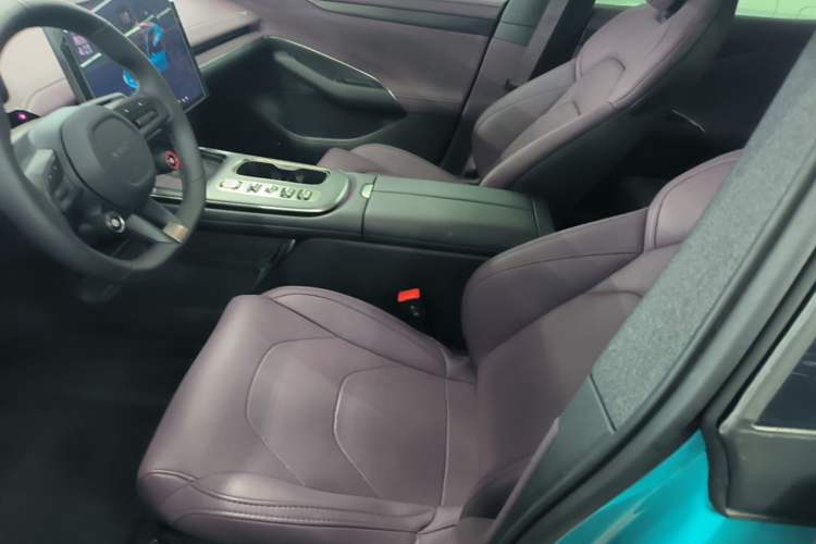 Used Xiaomi Auto SU7 2024 Rear-Drive Long-Range Intelligent Driving Version Left Front Seat