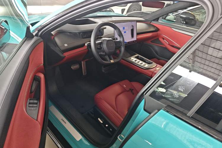 Used Xiaomi Auto SU7 2024 Four-Wheel Drive Ultra-Long Range Advanced Intelligent Driving Max Edition Left Front Seat