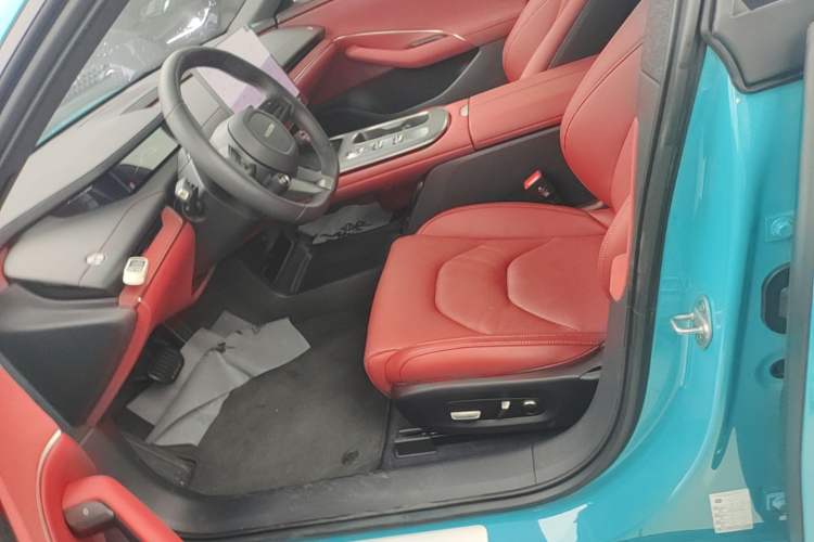Used Xiaomi Auto SU7 2024 Rear-Drive Long-Range Intelligent Driving Version Left Front Seat