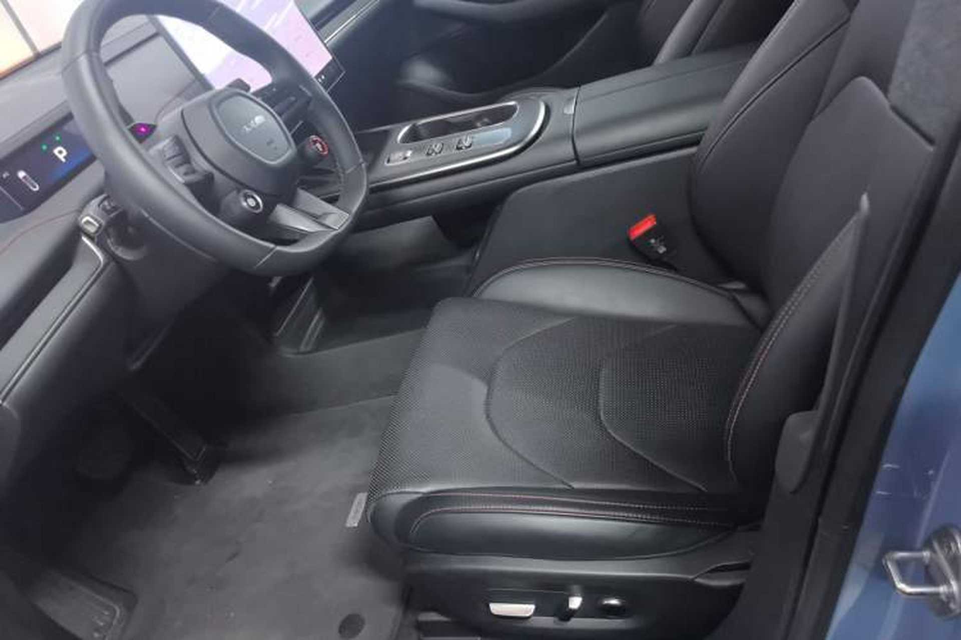 Used Xiaomi Auto SU7 2024 Rear-Drive Long-Range Intelligent Driving Version Left Front Seat