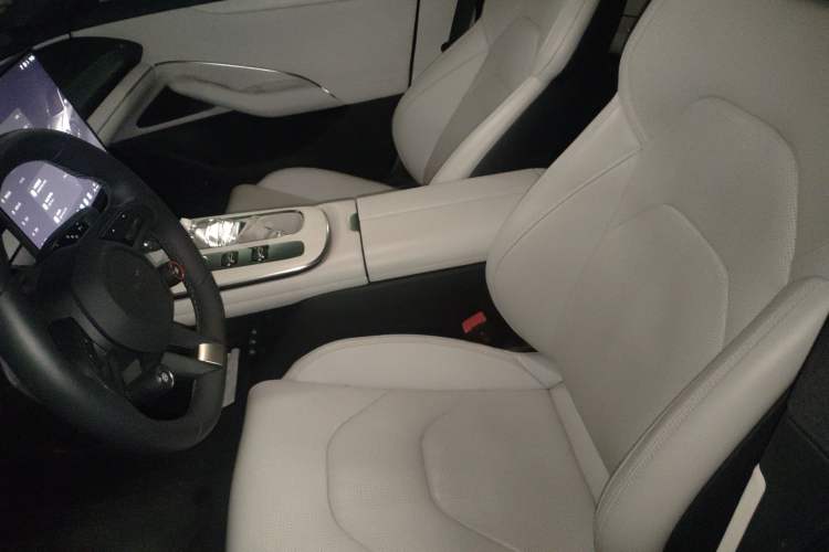 Used Xiaomi Auto SU7 2024 Rear-Drive Long-Range Intelligent Driving Version Left Front Seat