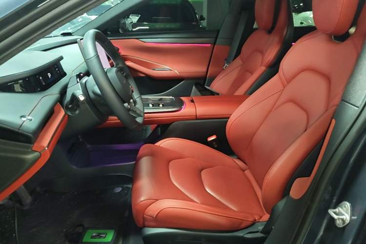 Used Xiaomi Auto SU7 2024 Rear-Drive Long-Range Intelligent Driving Version Left Front Seat