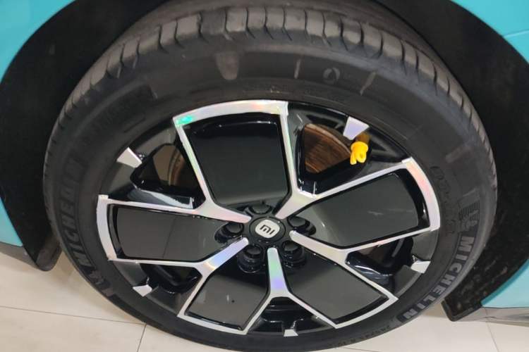 Used Xiaomi Auto SU7 2024 Rear-Drive Long-Range Intelligent Driving Version Left Front Wheel Hub