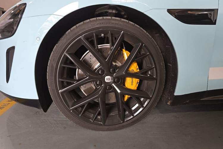 Used Xiaomi Auto SU7 2024 Four-Wheel Drive Ultra-Long Range Advanced Intelligent Driving Max Edition Left Front Wheel Hub