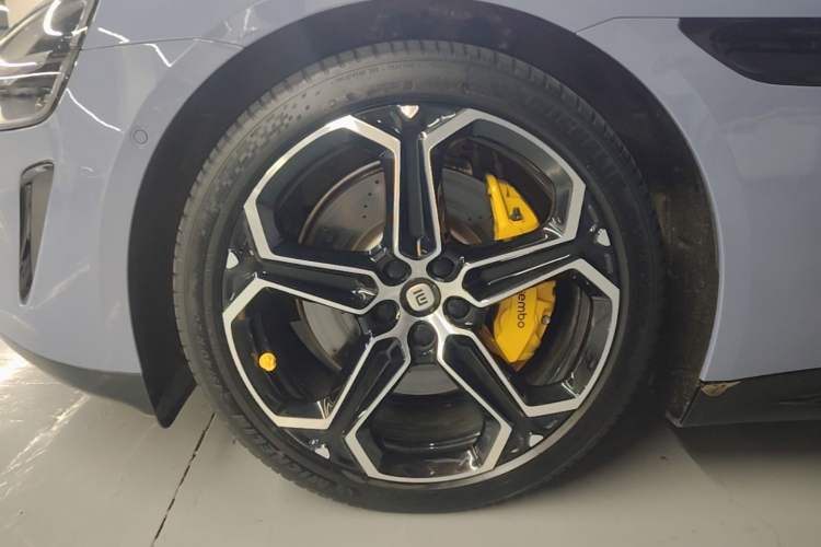 Used Xiaomi Auto SU7 2024 Four-Wheel-Drive Max Founder's Edition Left Front Wheel Hub