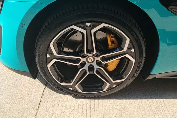 Used Xiaomi Auto SU7 2024 Rear-Drive Long-Range Intelligent Driving Version Left Front Wheel Hub